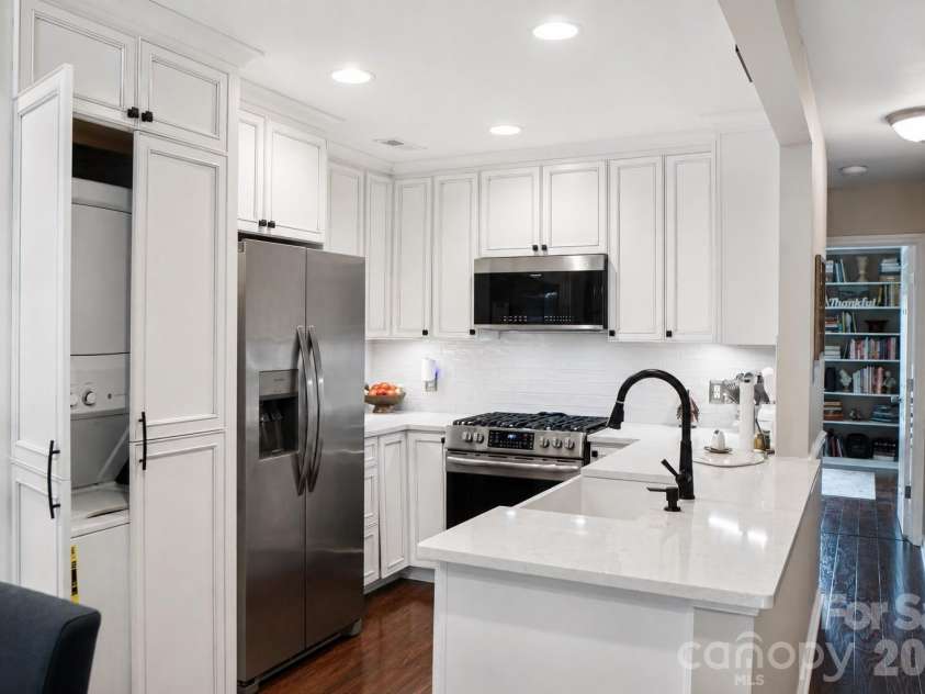 7928 Charter Oak Lane, Charlotte, NC 28226.  MLS# CAR4411036, YatesRealty ID 41386. 