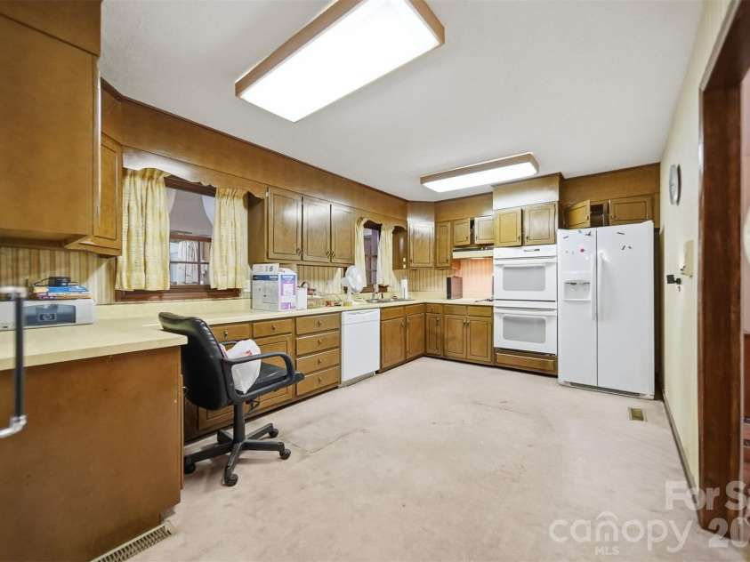 103 Castlegate Drive, Morganton, NC 28655.  MLS# CAR4410855, YatesRealty ID 41387. 