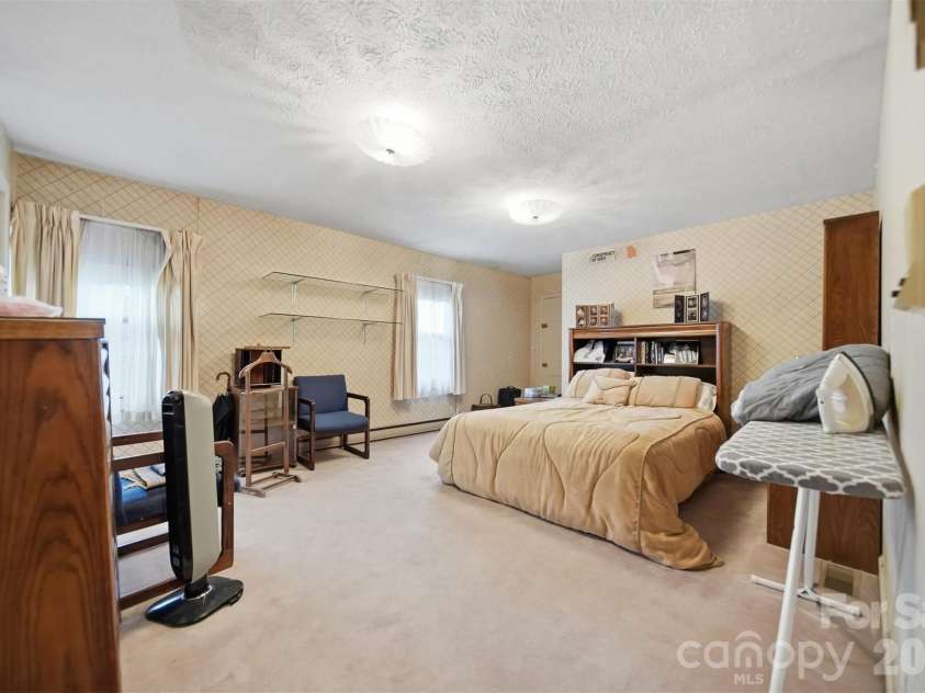103 Castlegate Drive, Morganton, NC 28655.  MLS# CAR4410855, YatesRealty ID 41387. 