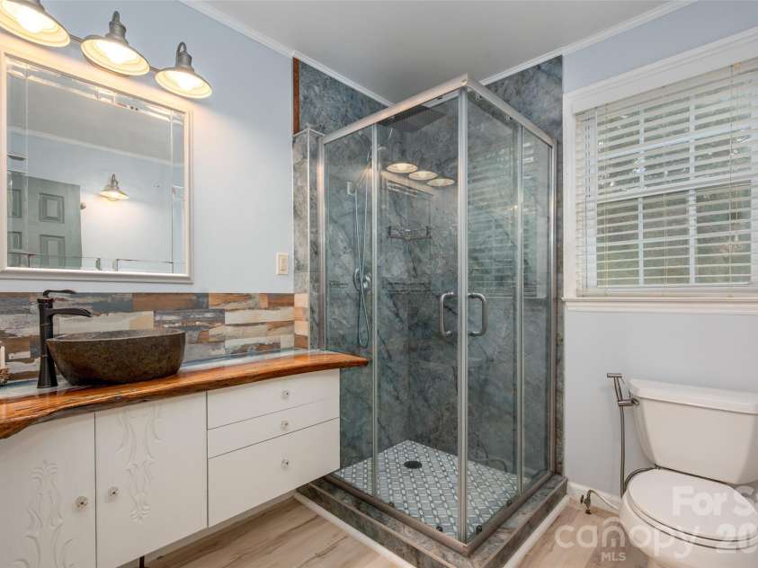 1124 Threatt Street, Lancaster, SC 29720.  MLS# CAR4407802, YatesRealty ID 41389. 2nd Bathroom
