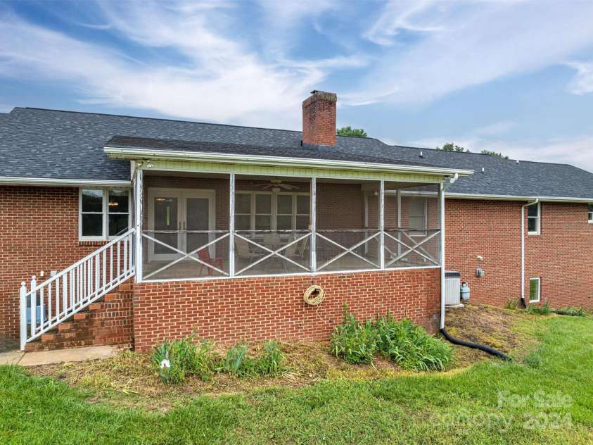 542 Plato Lee Road, Shelby, NC 28152.  MLS# CAR4138261, YatesRealty ID 4139. 