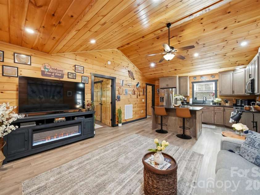 4500 Windy Hill Lane, Morganton, NC 28655.  MLS# CAR4410613, YatesRealty ID 41391. 