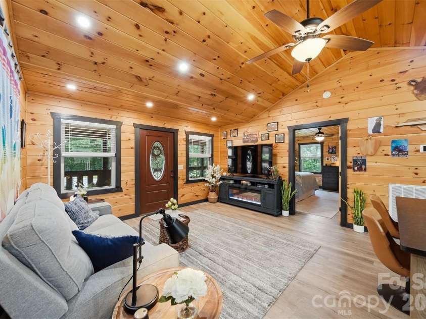 4500 Windy Hill Lane, Morganton, NC 28655.  MLS# CAR4410613, YatesRealty ID 41391. 