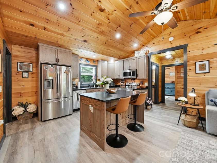 4500 Windy Hill Lane, Morganton, NC 28655.  MLS# CAR4410613, YatesRealty ID 41391. 