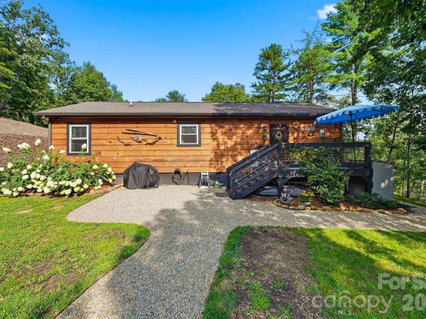 4500 Windy Hill Lane, Morganton, NC 28655.  MLS# CAR4410613, YatesRealty ID 41391. 