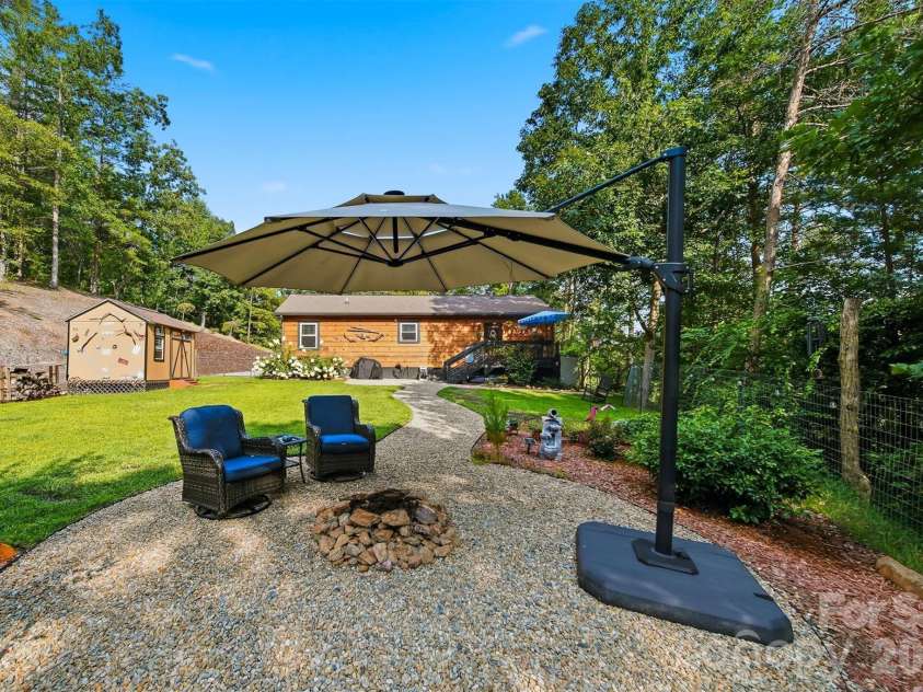 4500 Windy Hill Lane, Morganton, NC 28655.  MLS# CAR4410613, YatesRealty ID 41391. 
