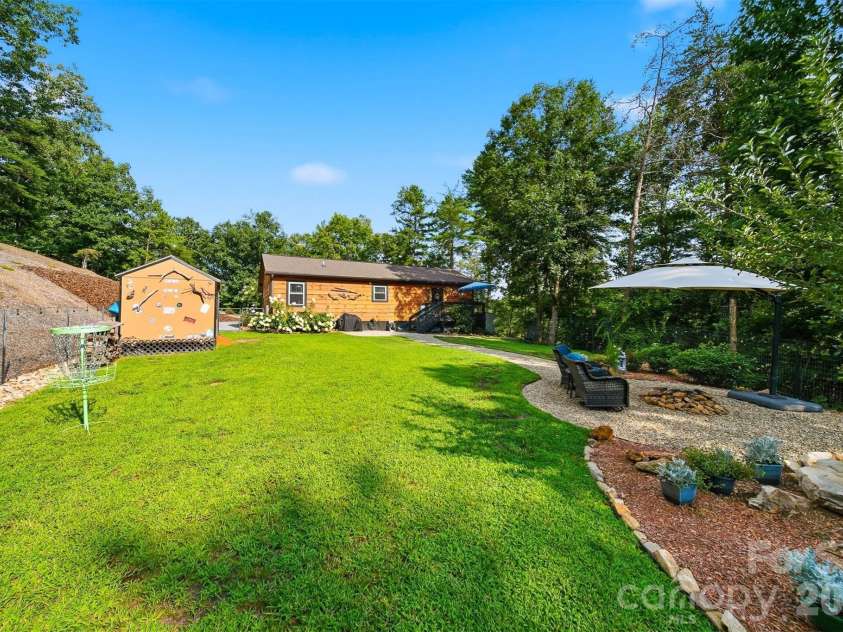 4500 Windy Hill Lane, Morganton, NC 28655.  MLS# CAR4410613, YatesRealty ID 41391. 