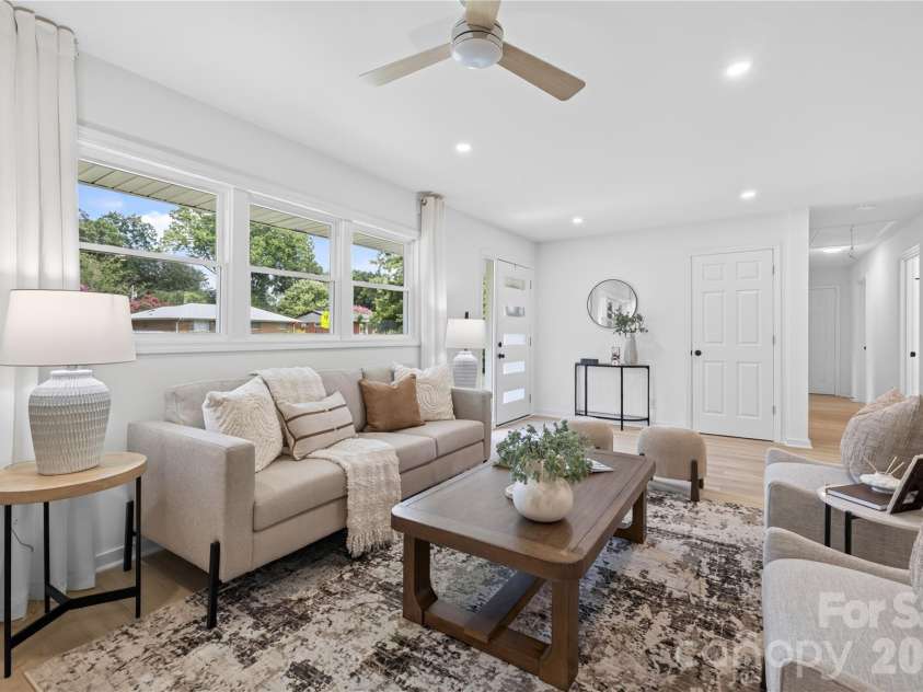 3826 Sudbury Road, Charlotte, NC 28205.  MLS# CAR4410266, YatesRealty ID 41393. 