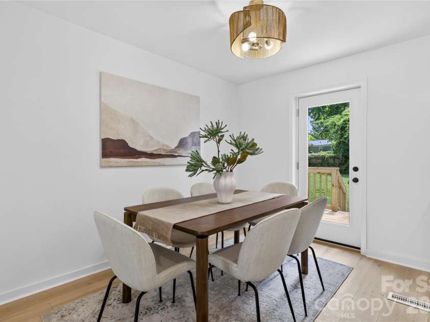 3826 Sudbury Road, Charlotte, NC 28205.  MLS# CAR4410266, YatesRealty ID 41393. Dining space