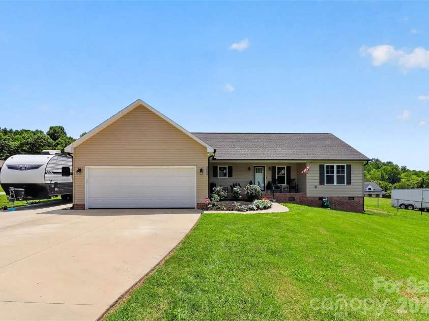 3889 Ritchie Road, Lincolnton, NC 28092.  MLS# CAR4408907, YatesRealty ID 41394. 
