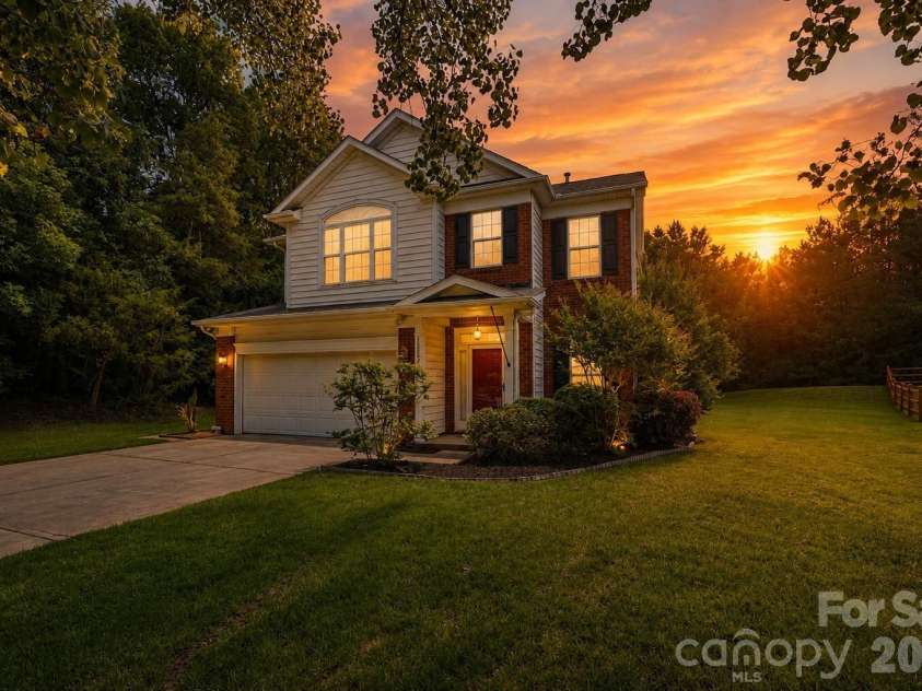13624 Michael Lynn Road, Charlotte, NC 28278.  MLS# CAR4383714, YatesRealty ID 41396. 