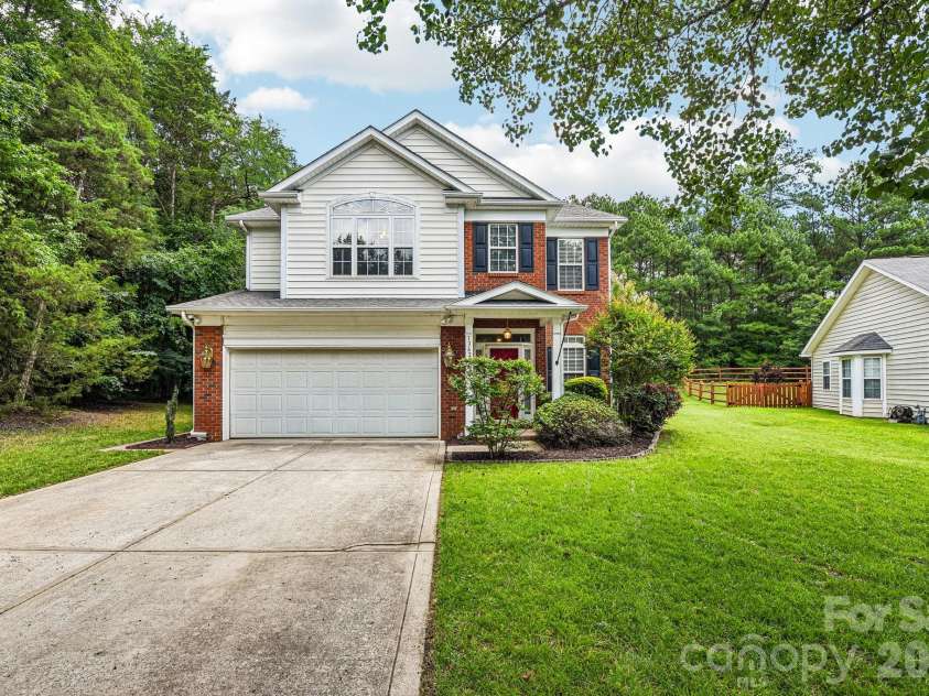 13624 Michael Lynn Road, Charlotte, NC 28278.  MLS# CAR4383714, YatesRealty ID 41396. 