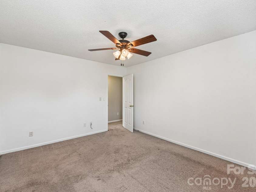 13624 Michael Lynn Road, Charlotte, NC 28278.  MLS# CAR4383714, YatesRealty ID 41396. 