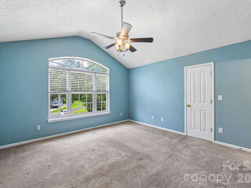 13624 Michael Lynn Road, Charlotte, NC 28278.  MLS# CAR4383714, YatesRealty ID 41396. 