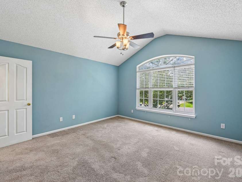 13624 Michael Lynn Road, Charlotte, NC 28278.  MLS# CAR4383714, YatesRealty ID 41396. 