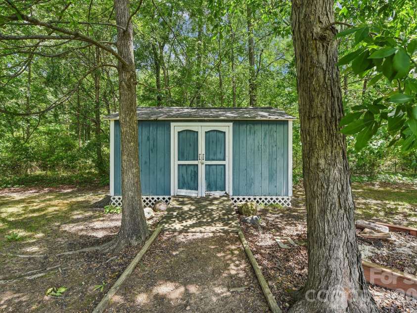 13624 Michael Lynn Road, Charlotte, NC 28278.  MLS# CAR4383714, YatesRealty ID 41396. 