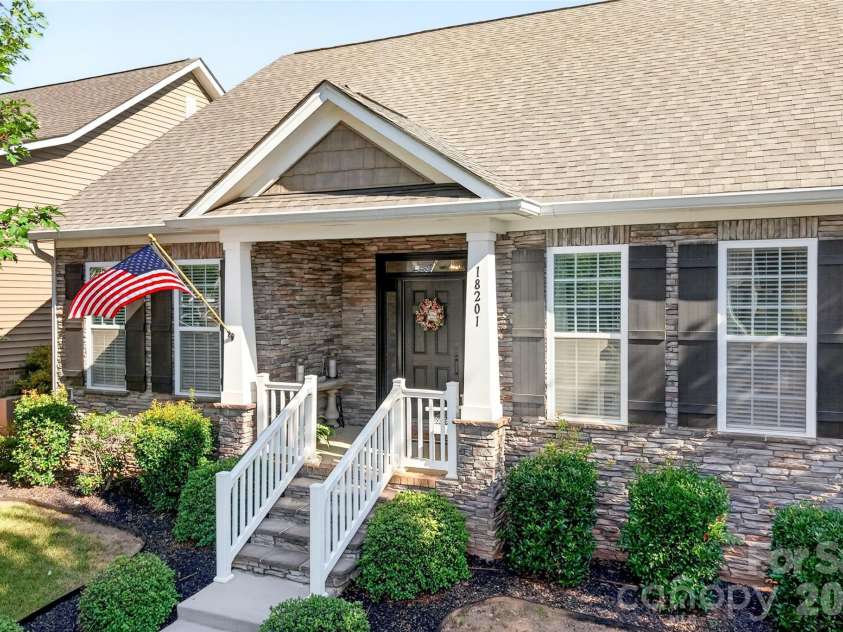 18201 Coulter Parkway, Cornelius, NC 28031.  MLS# CAR4410218, YatesRealty ID 41397. 