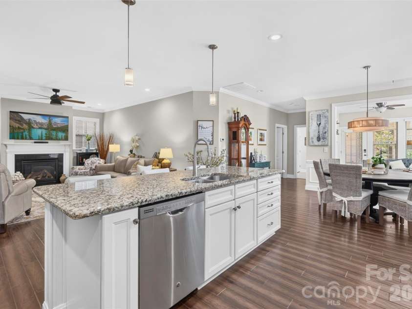 18201 Coulter Parkway, Cornelius, NC 28031.  MLS# CAR4410218, YatesRealty ID 41397. 