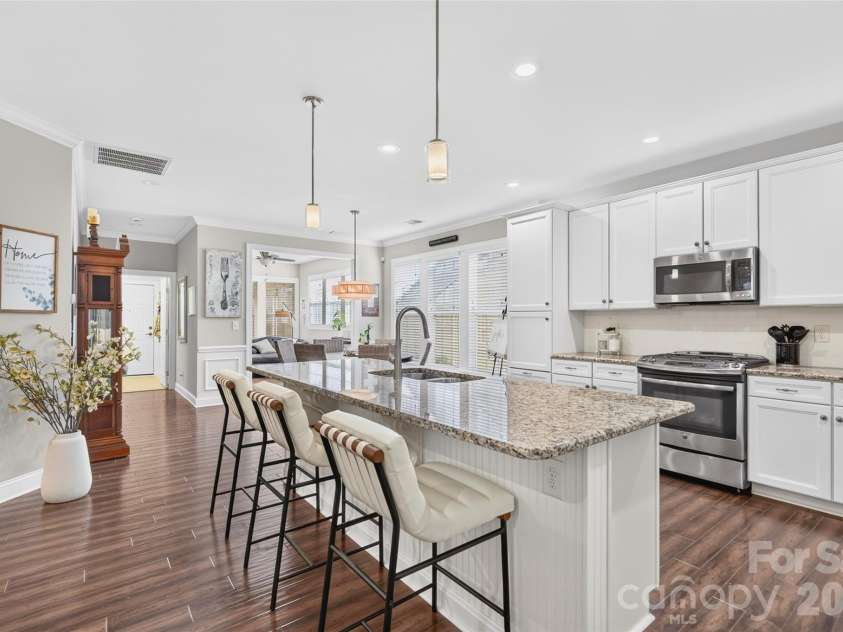 18201 Coulter Parkway, Cornelius, NC 28031.  MLS# CAR4410218, YatesRealty ID 41397. 