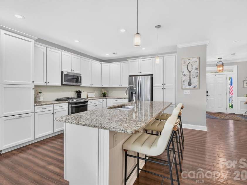 18201 Coulter Parkway, Cornelius, NC 28031.  MLS# CAR4410218, YatesRealty ID 41397. 