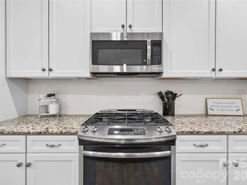 18201 Coulter Parkway, Cornelius, NC 28031.  MLS# CAR4410218, YatesRealty ID 41397. 