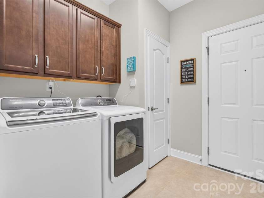 18201 Coulter Parkway, Cornelius, NC 28031.  MLS# CAR4410218, YatesRealty ID 41397. 