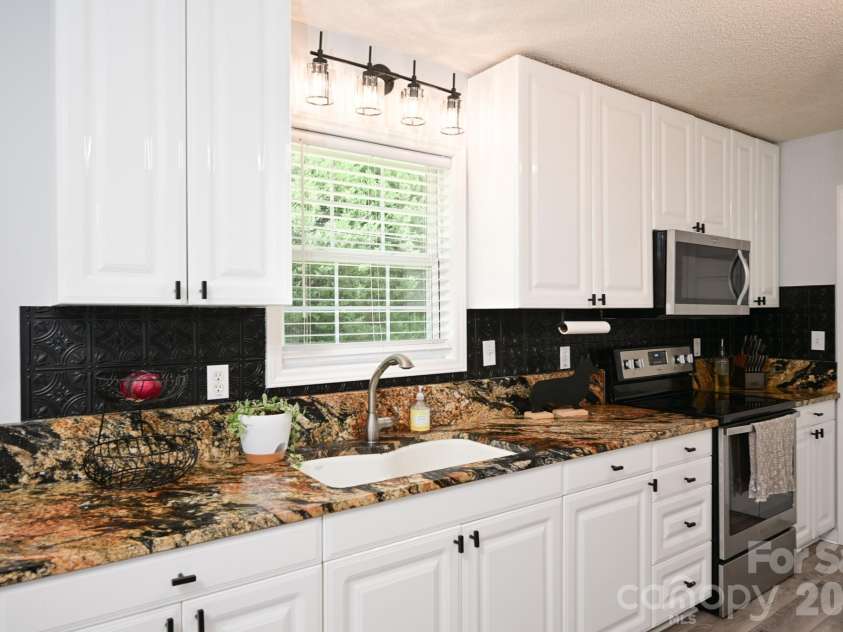 1151 Shady Lane, Marion, NC 28752.  MLS# CAR4409618, YatesRealty ID 41398. 