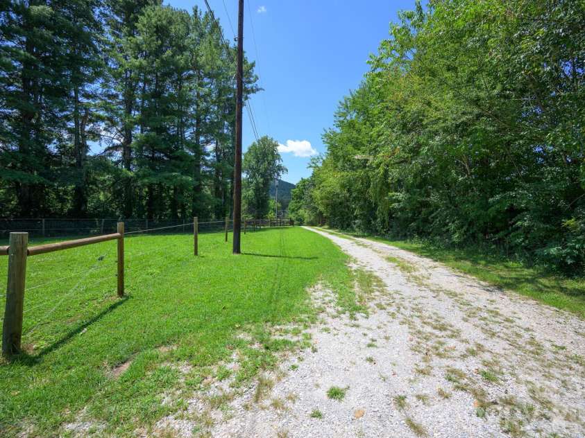 1151 Shady Lane, Marion, NC 28752.  MLS# CAR4409618, YatesRealty ID 41398. 