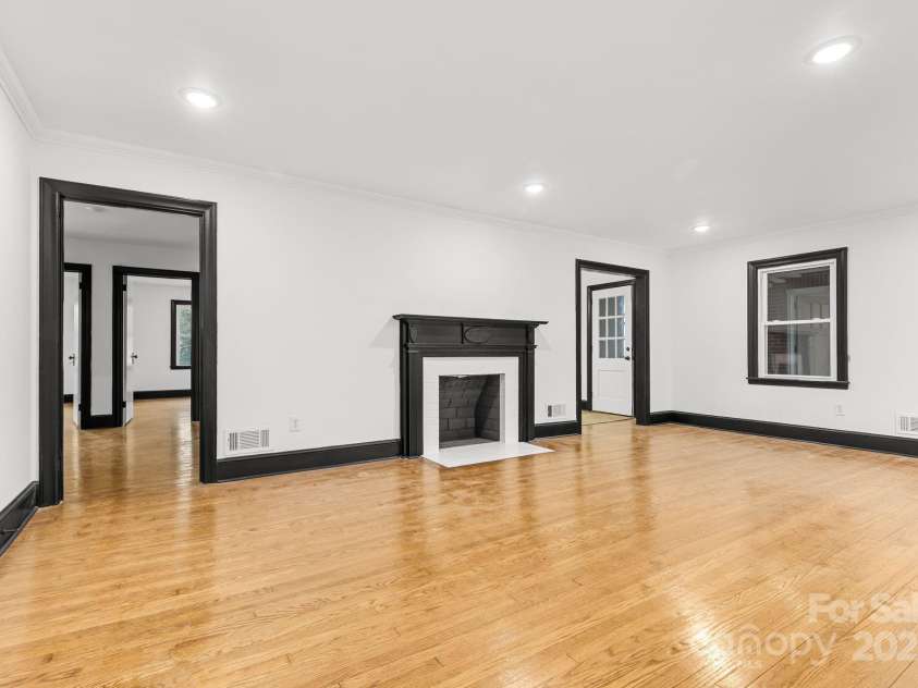 912 Hickory Grove Road, Gastonia, NC 28056.  MLS# CAR4218331, YatesRealty ID 4140. 