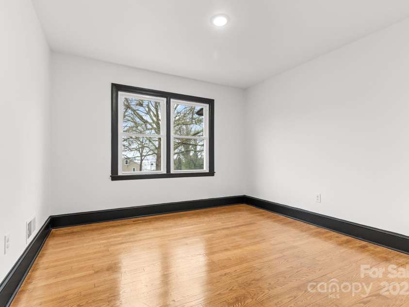 912 Hickory Grove Road, Gastonia, NC 28056.  MLS# CAR4218331, YatesRealty ID 4140. 