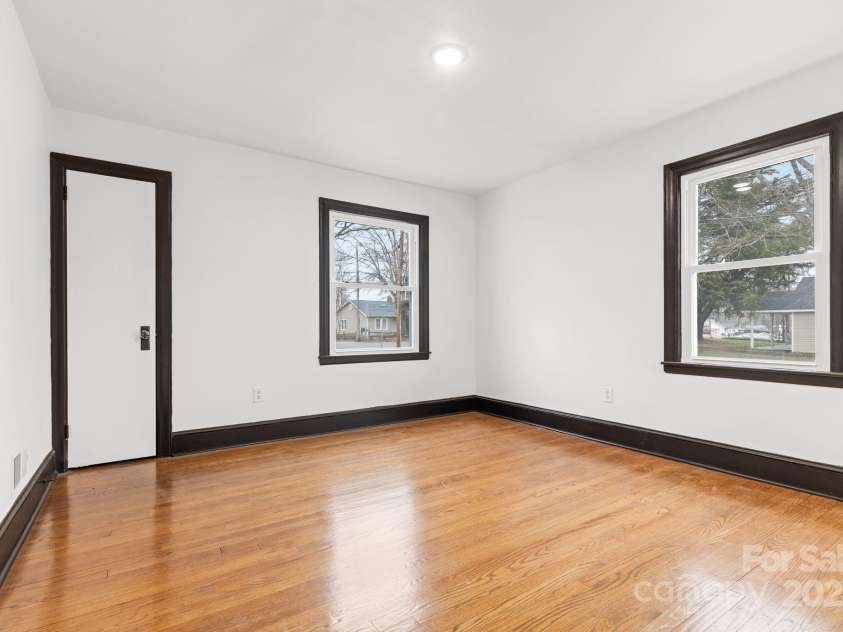 912 Hickory Grove Road, Gastonia, NC 28056.  MLS# CAR4218331, YatesRealty ID 4140. 