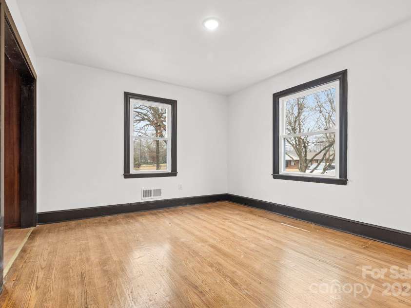 912 Hickory Grove Road, Gastonia, NC 28056.  MLS# CAR4218331, YatesRealty ID 4140. 