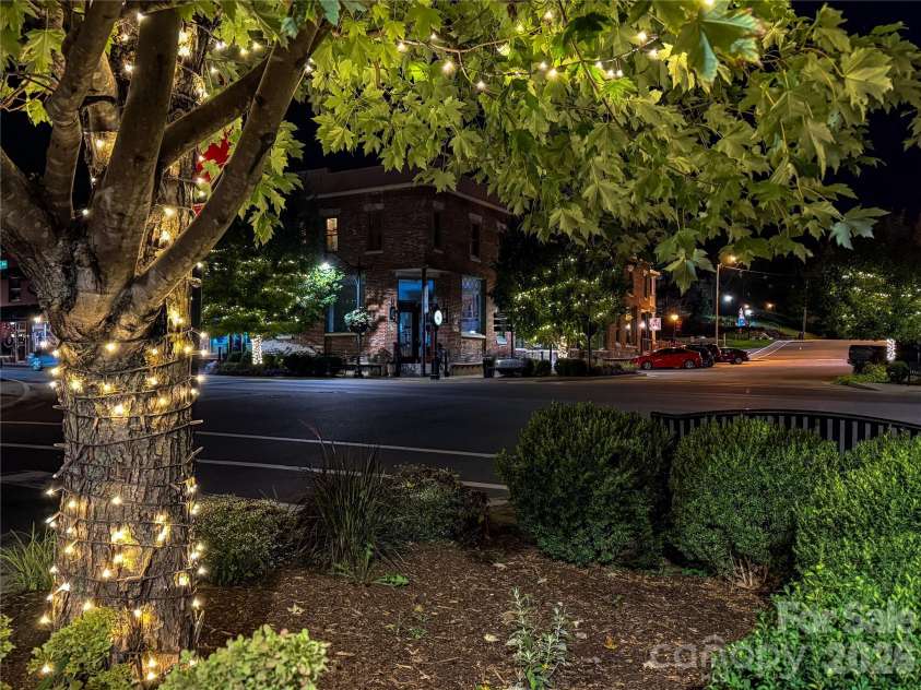 402 Wilton Avenue, West Jefferson, NC 28694.  MLS# CAR4411426, YatesRealty ID 41401. 