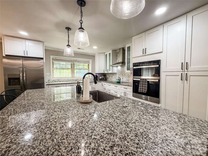 402 Wilton Avenue, West Jefferson, NC 28694.  MLS# CAR4411426, YatesRealty ID 41401. Kitchen