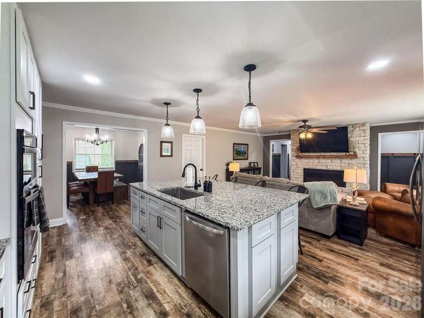 402 Wilton Avenue, West Jefferson, NC 28694.  MLS# CAR4411426, YatesRealty ID 41401. Kitchen