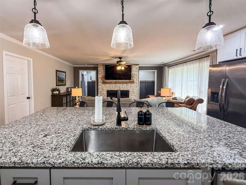 402 Wilton Avenue, West Jefferson, NC 28694.  MLS# CAR4411426, YatesRealty ID 41401. Kitchen