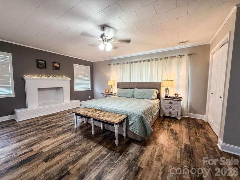 402 Wilton Avenue, West Jefferson, NC 28694.  MLS# CAR4411426, YatesRealty ID 41401. Master bedroom