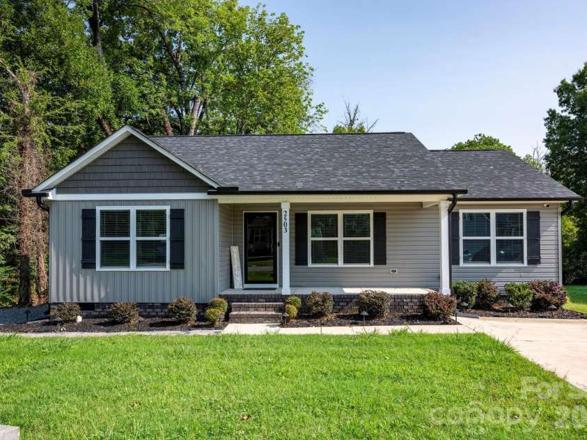 2503 Glenwood Street, Kannapolis, NC 28083.  MLS# CAR4409339, YatesRealty ID 41403. 