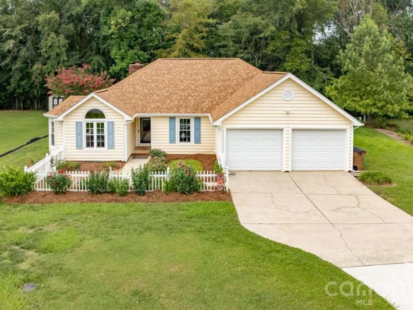 5203 Spring Morning Lane, Monroe, NC 28110.  MLS# CAR4405485, YatesRealty ID 41404. 