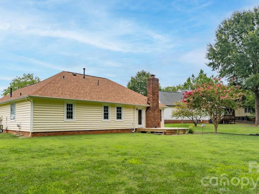 5203 Spring Morning Lane, Monroe, NC 28110.  MLS# CAR4405485, YatesRealty ID 41404. 