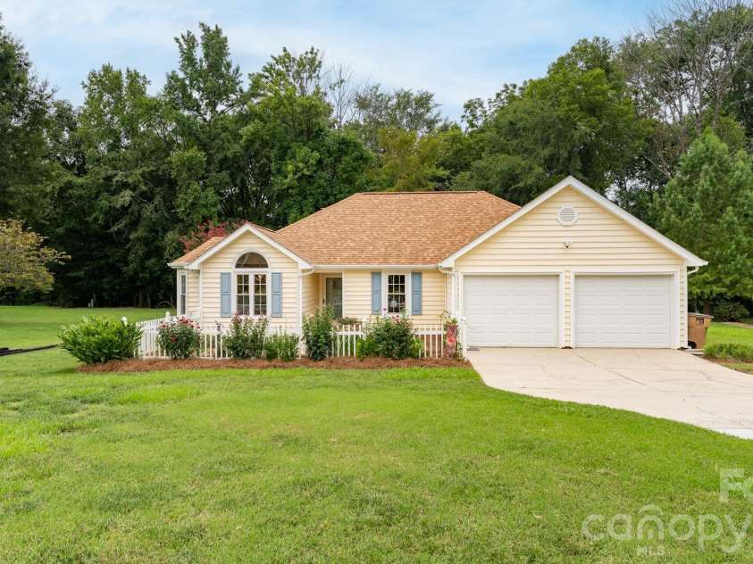 5203 Spring Morning Lane, Monroe, NC 28110.  MLS# CAR4405485, YatesRealty ID 41404. 