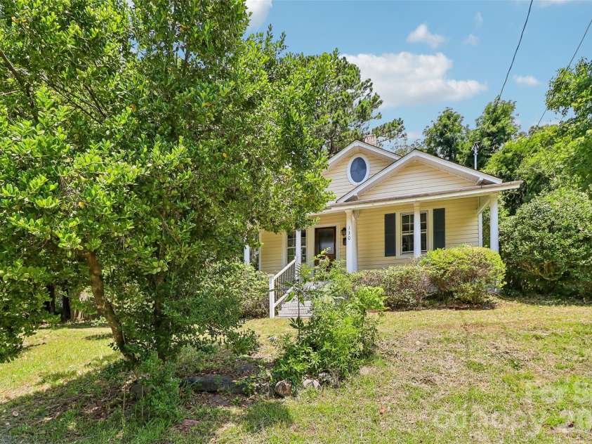 130 Lancaster Street, Chester, SC 29706.  MLS# CAR4400715, YatesRealty ID 41407. 