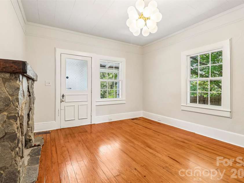 130 Lancaster Street, Chester, SC 29706.  MLS# CAR4400715, YatesRealty ID 41407. 