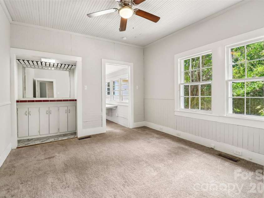 130 Lancaster Street, Chester, SC 29706.  MLS# CAR4400715, YatesRealty ID 41407. 