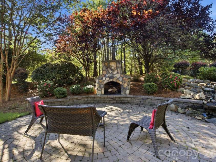 2073 Sugar Pond Court, Fort Mill, SC 29715.  MLS# CAR4399235, YatesRealty ID 41408. 