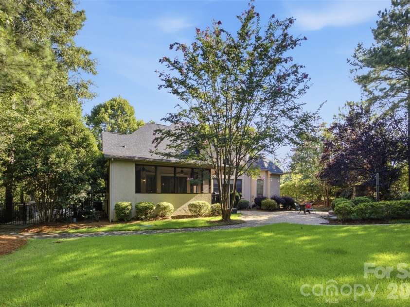 2073 Sugar Pond Court, Fort Mill, SC 29715.  MLS# CAR4399235, YatesRealty ID 41408. 