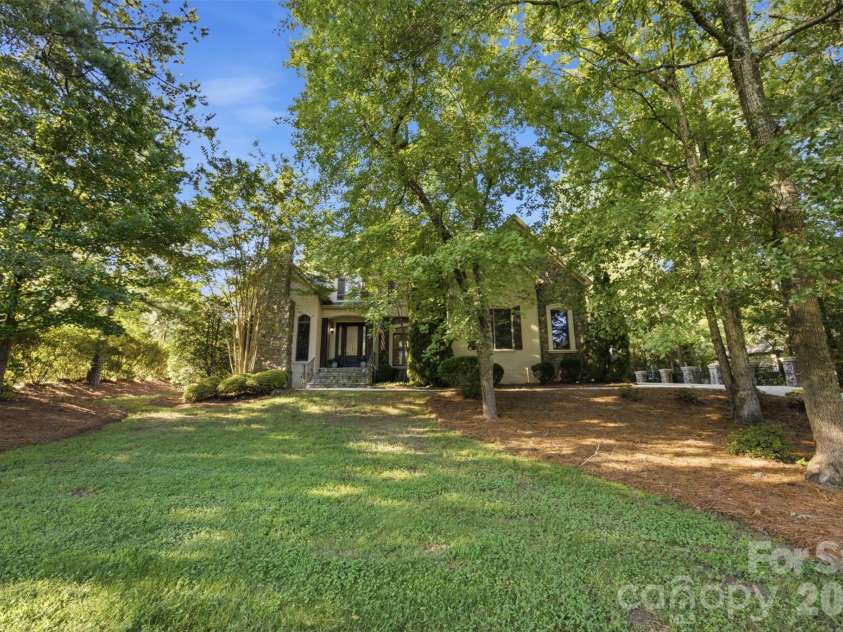 2073 Sugar Pond Court, Fort Mill, SC 29715.  MLS# CAR4399235, YatesRealty ID 41408. 