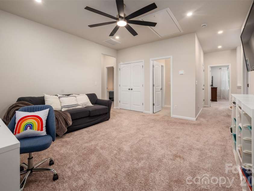 8133 Whitegrove Road, Charlotte, NC 28227.  MLS# CAR4403461, YatesRealty ID 41409. 