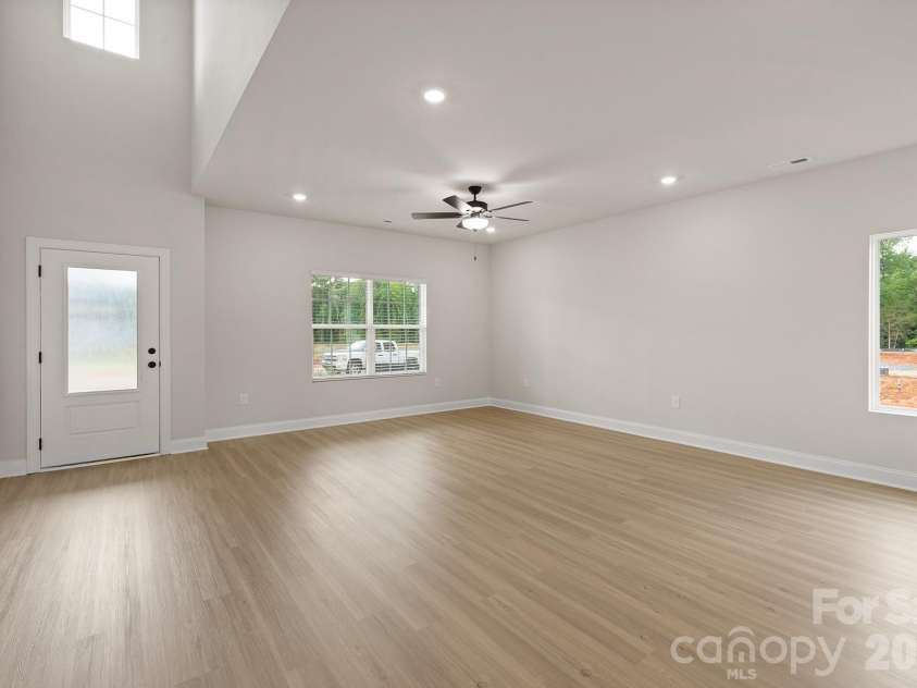 6626 Fairford Drive, Charlotte, NC 28215.  MLS# CAR4354074, YatesRealty ID 4141. 