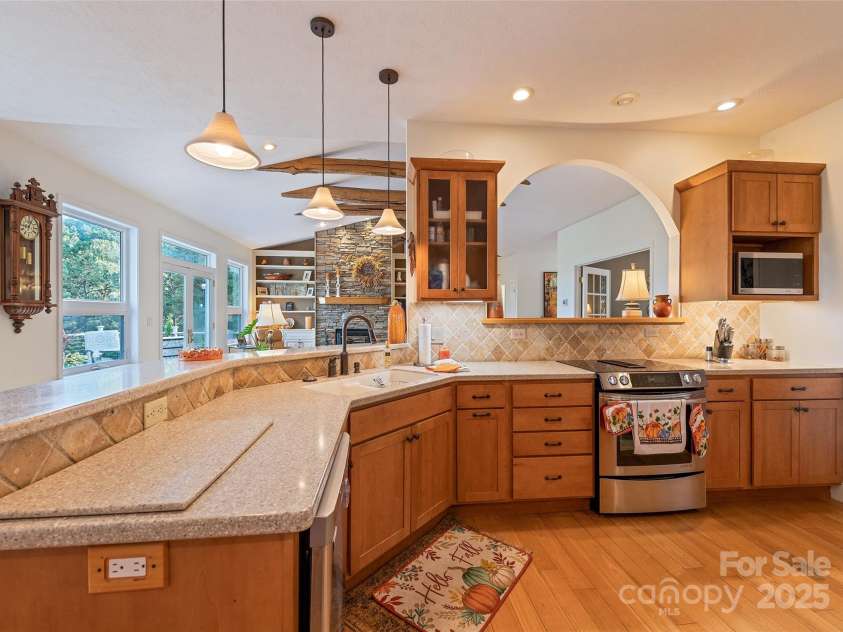 966 Coyote Hollow Road, Waynesville, NC 28785.  MLS# CAR4305523, YatesRealty ID 4141. 